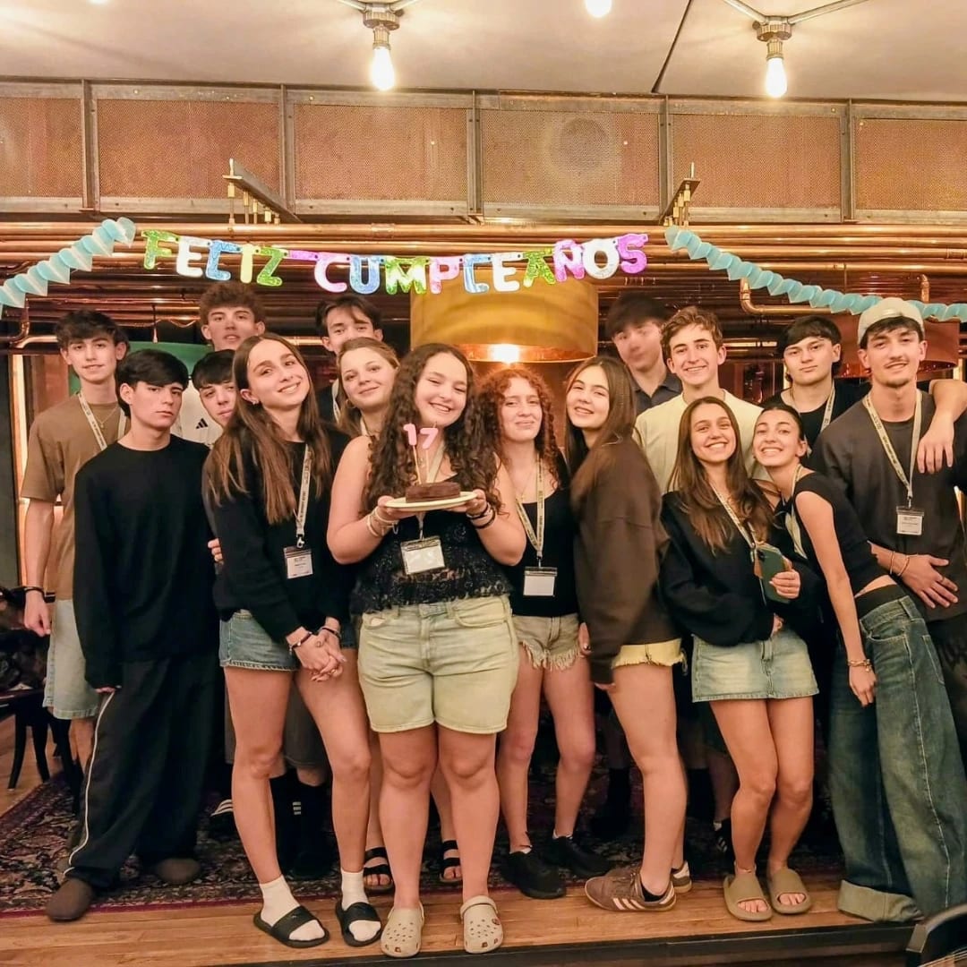 Festejo de cumpleaños durante el viaje